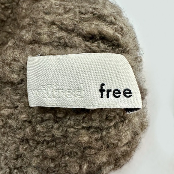 Aritzia Wilfred Free Beanie Pom Hat - Brown - Picture 3 of 6